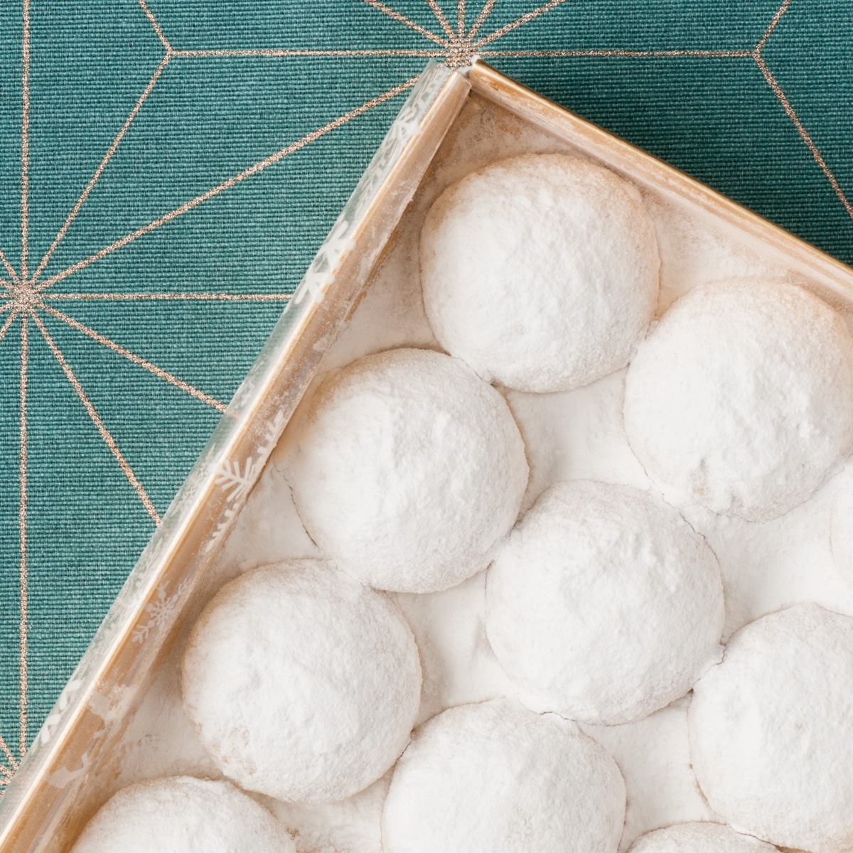 Traditional Kourabiedes (Greek all-butter bicuits)